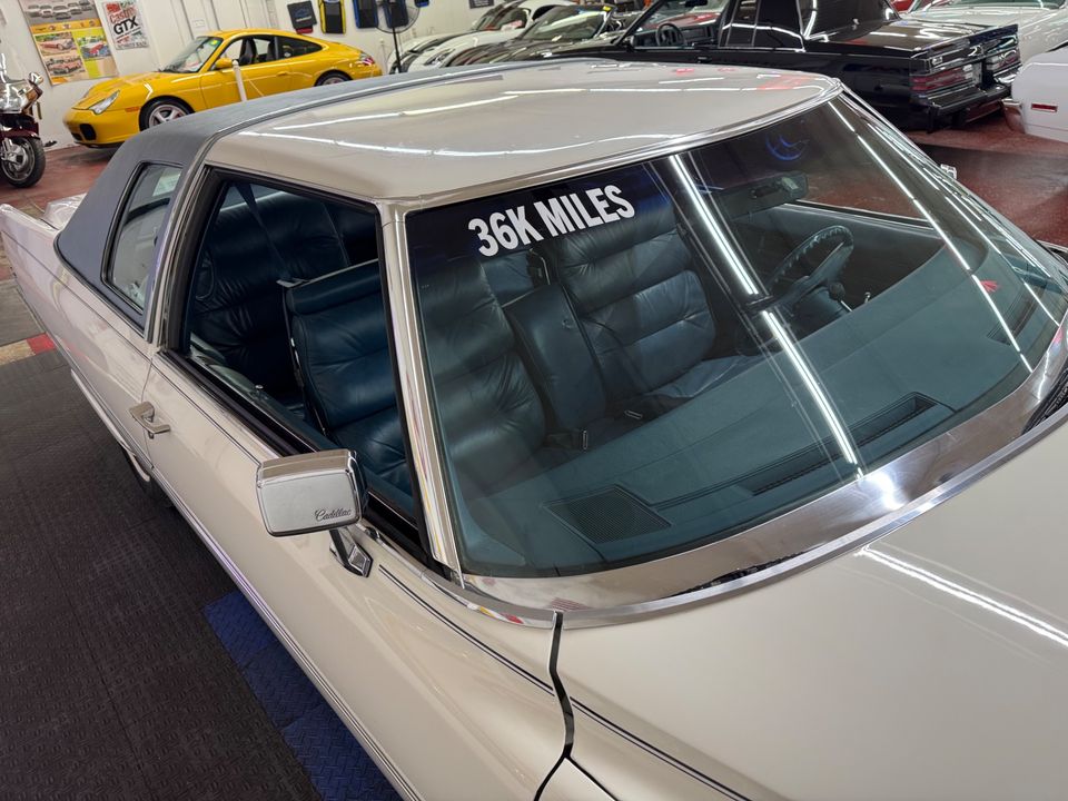 1975 Cadillac Coupe DeVille