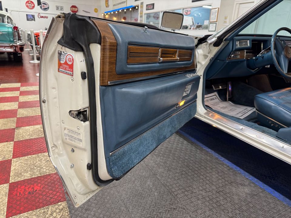 1975 Cadillac Coupe DeVille