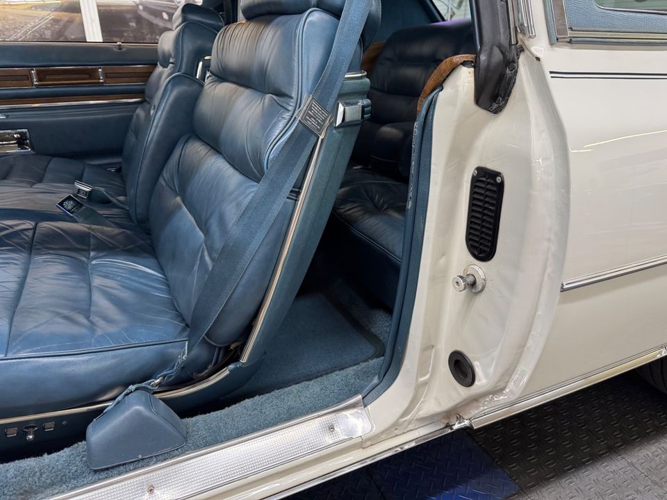 1975 Cadillac Coupe DeVille