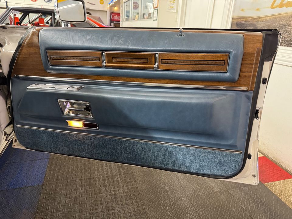 1975 Cadillac Coupe DeVille