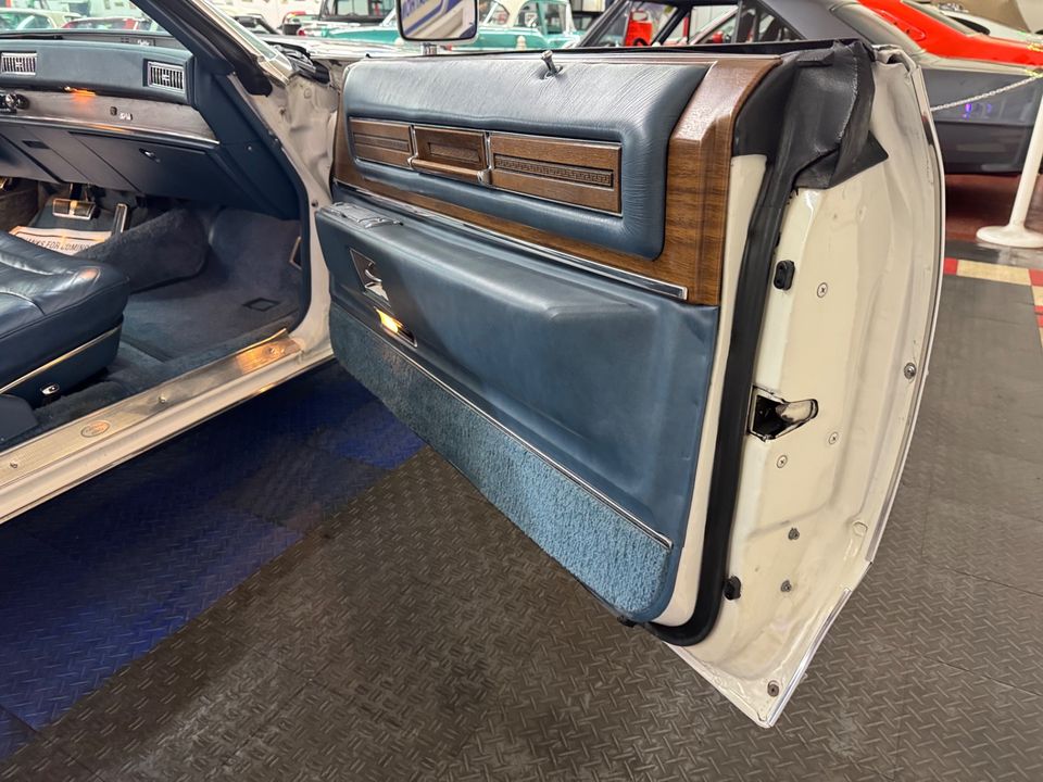 1975 Cadillac Coupe DeVille