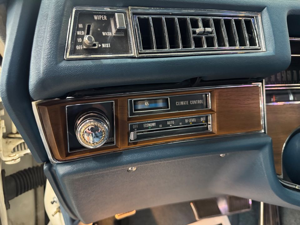 1975 Cadillac Coupe DeVille