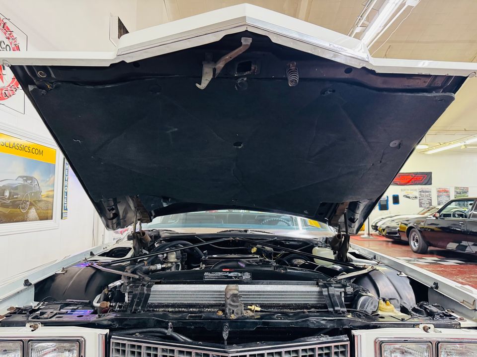 1975 Cadillac Coupe DeVille