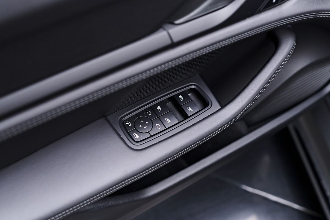 2023 Porsche Taycan