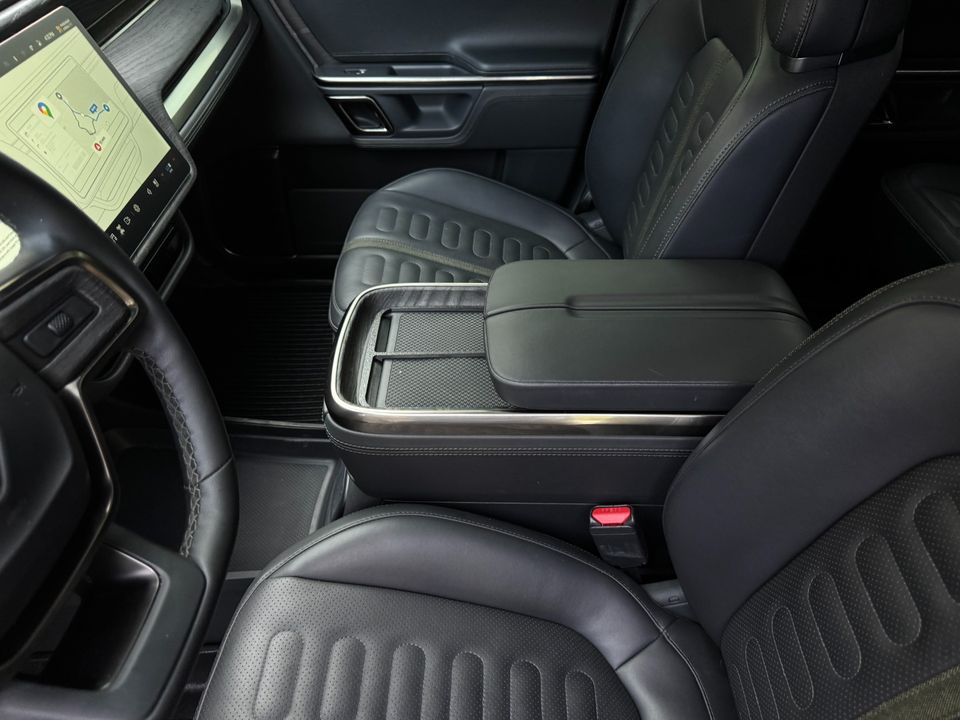 2023 Rivian R1S