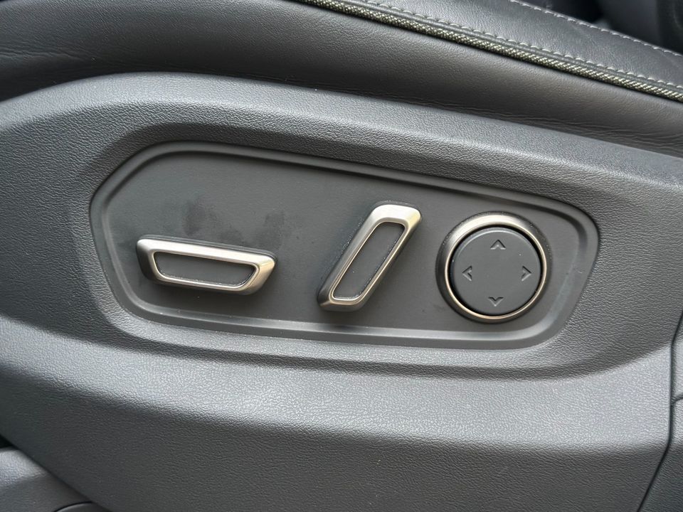 2023 Rivian R1S
