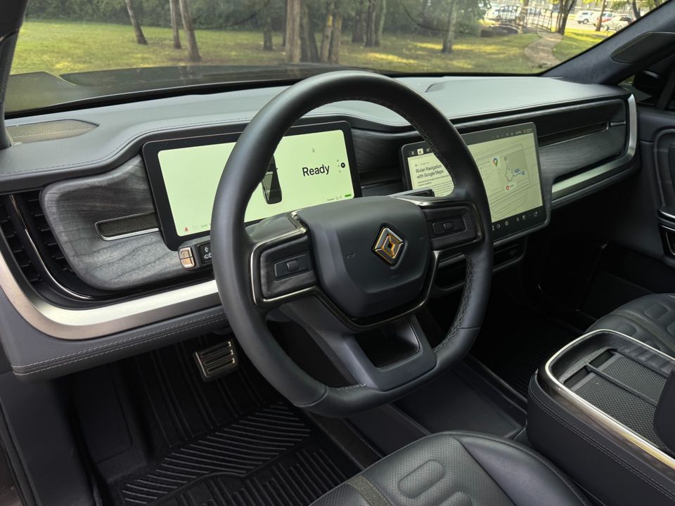 2023 Rivian R1S