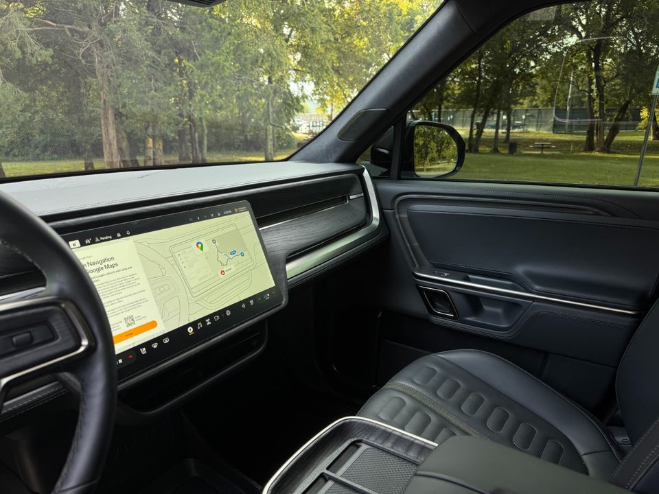 2023 Rivian R1S