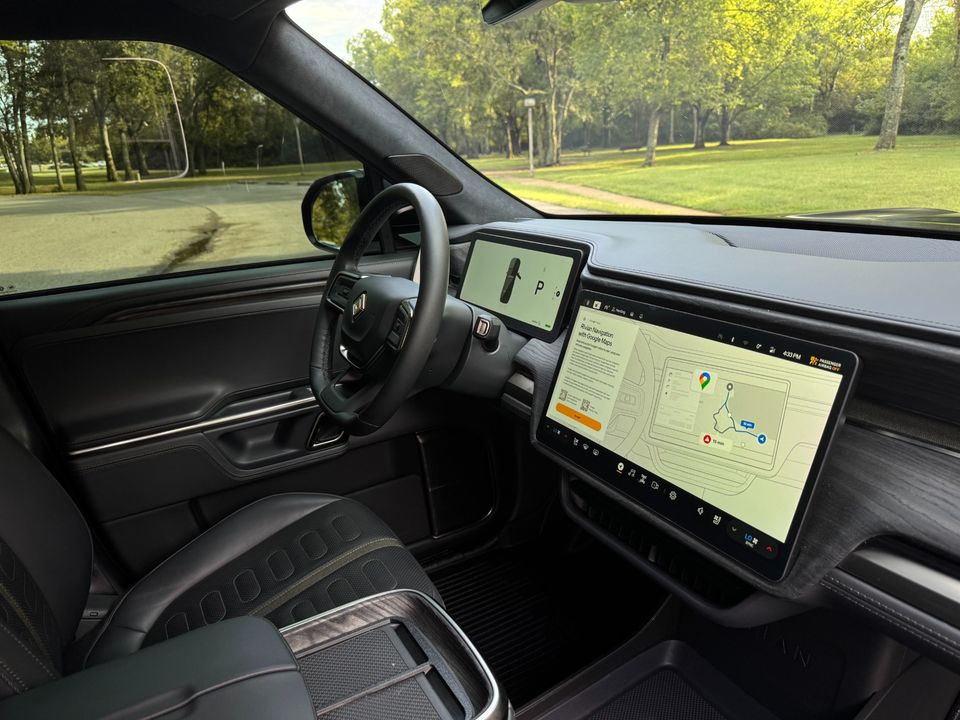 2023 Rivian R1S