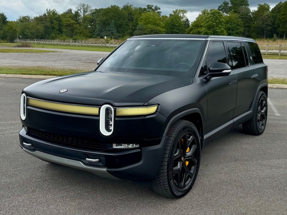 2023 Rivian R1S