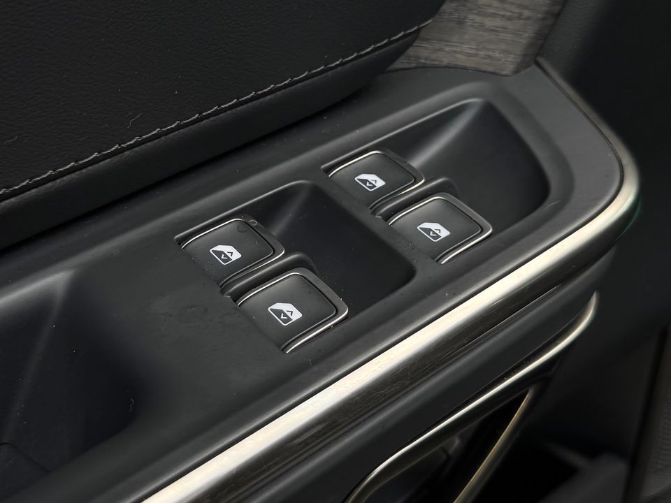 2023 Rivian R1S