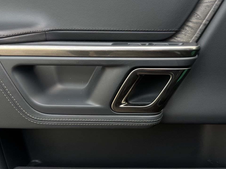 2023 Rivian R1S