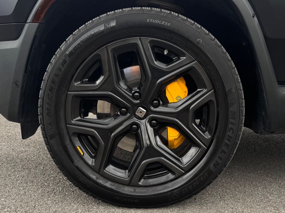 2023 Rivian R1S