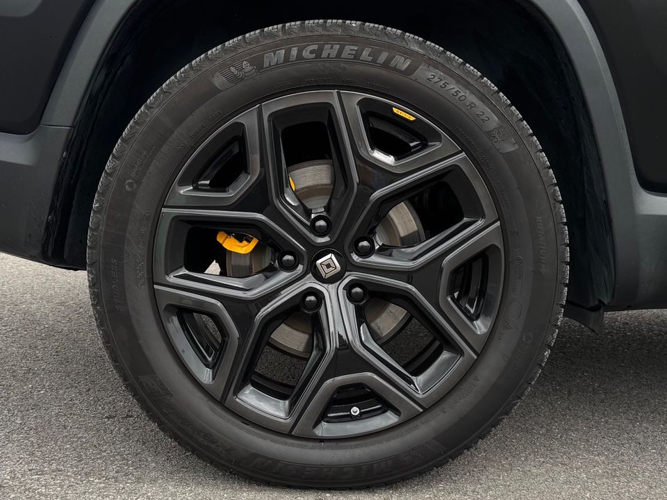 2023 Rivian R1S