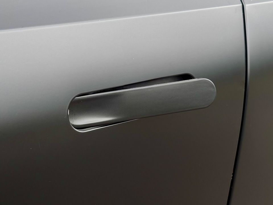 2023 Rivian R1S