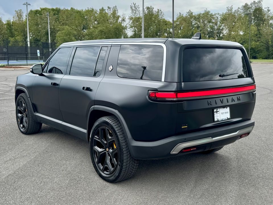 2023 Rivian R1S