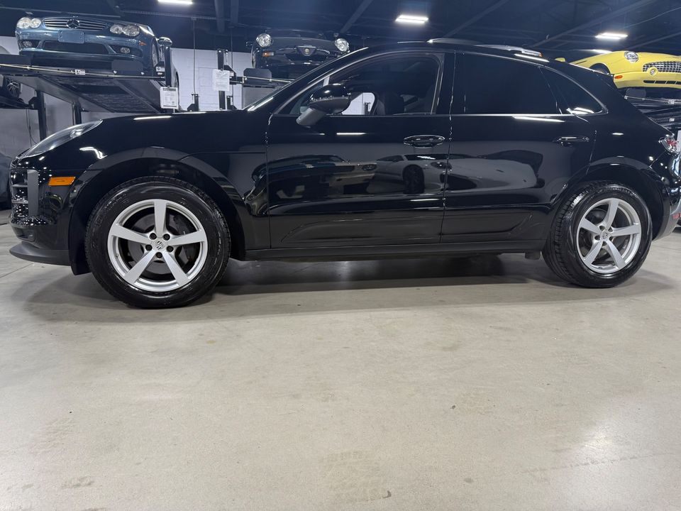 2020 PORSCHE MACAN