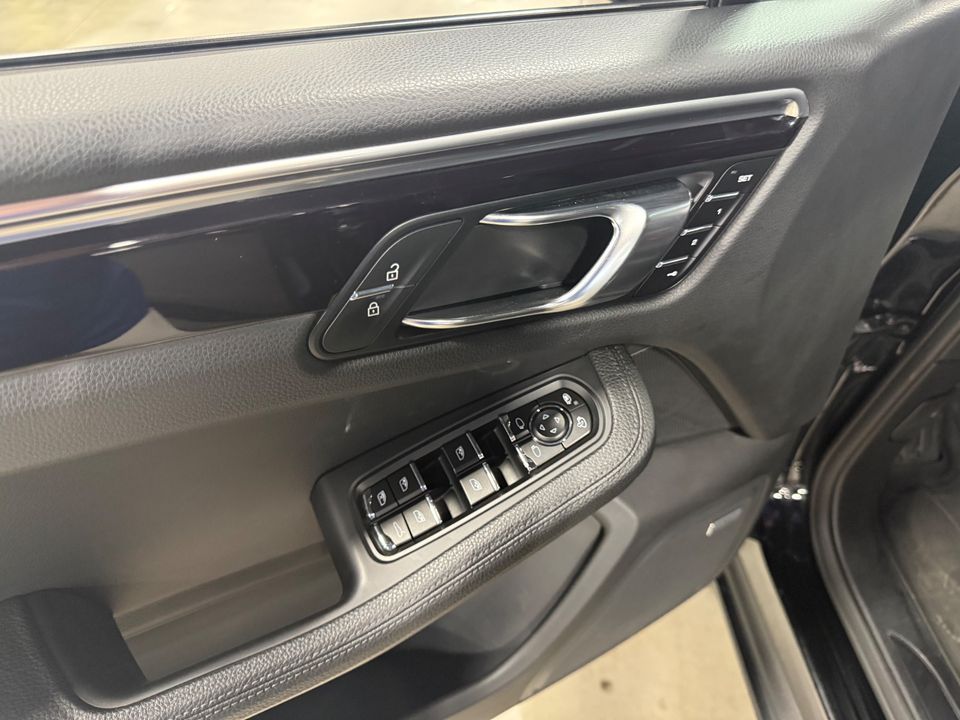 2020 PORSCHE MACAN