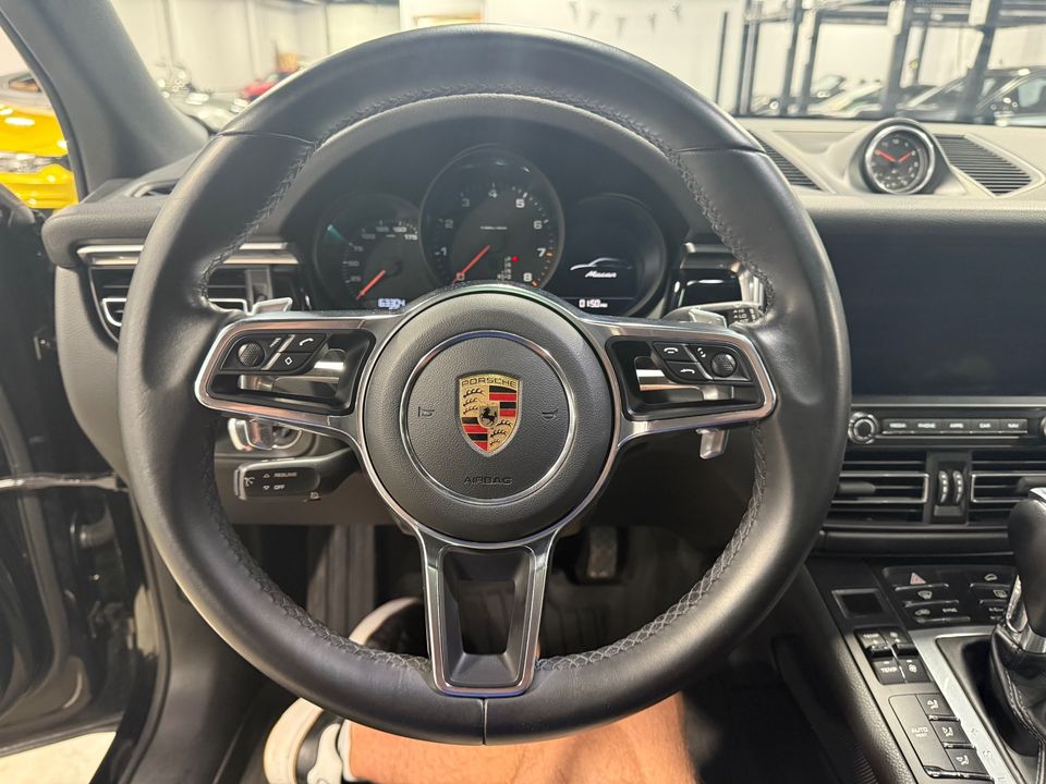 2020 PORSCHE MACAN