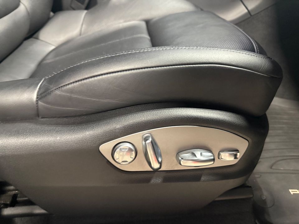 2020 PORSCHE MACAN