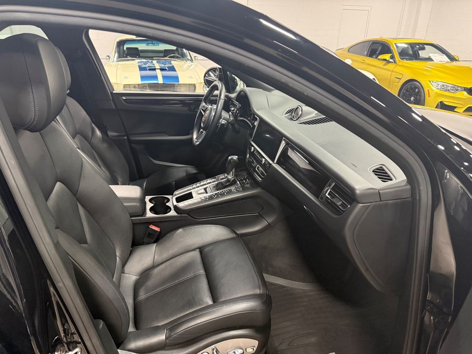 2020 PORSCHE MACAN