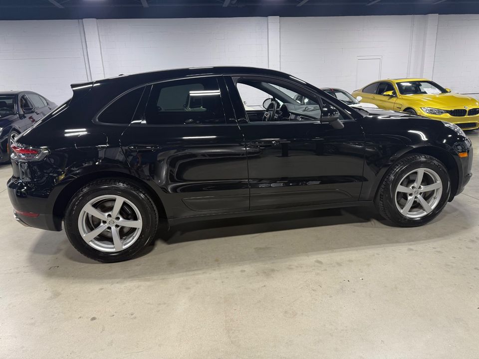 2020 PORSCHE MACAN