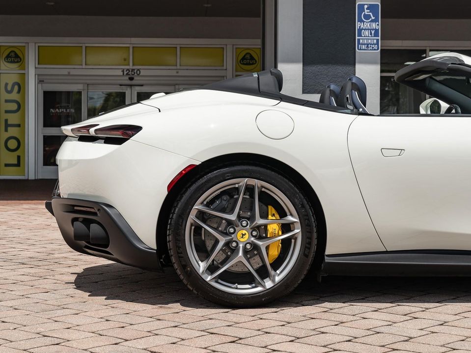 2024 Ferrari Roma Spider