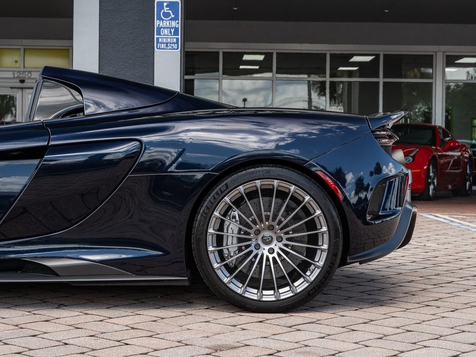 2016 McLaren 675LT