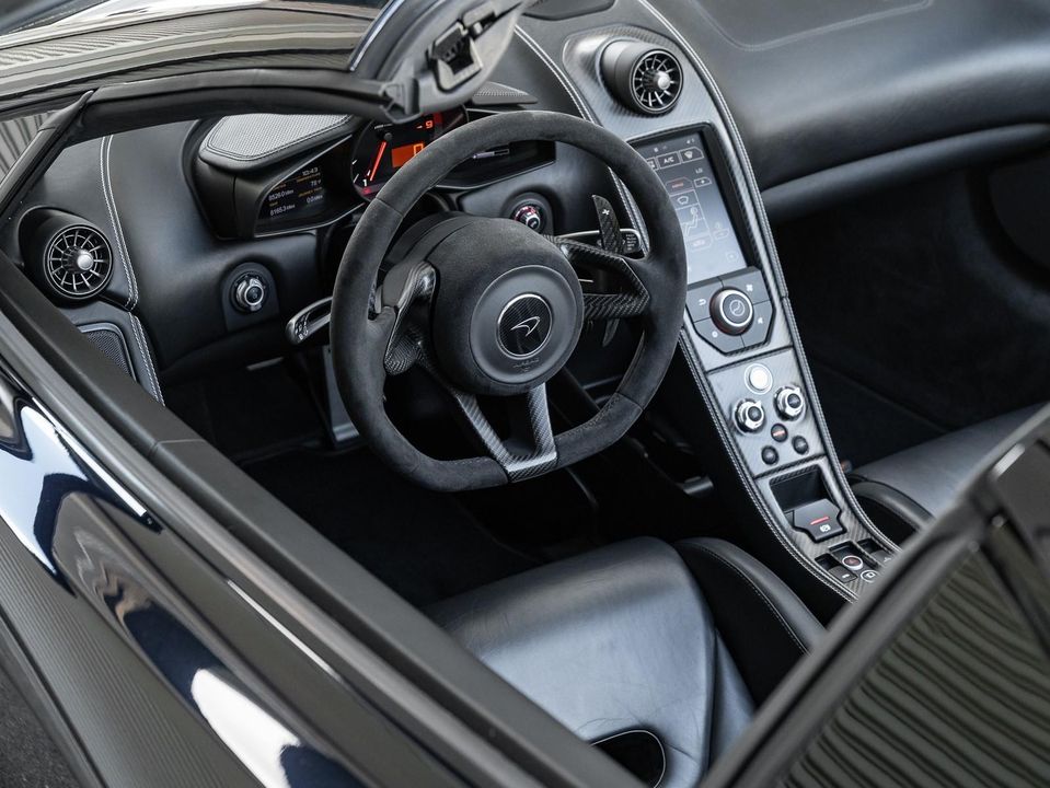 2016 McLaren 675LT