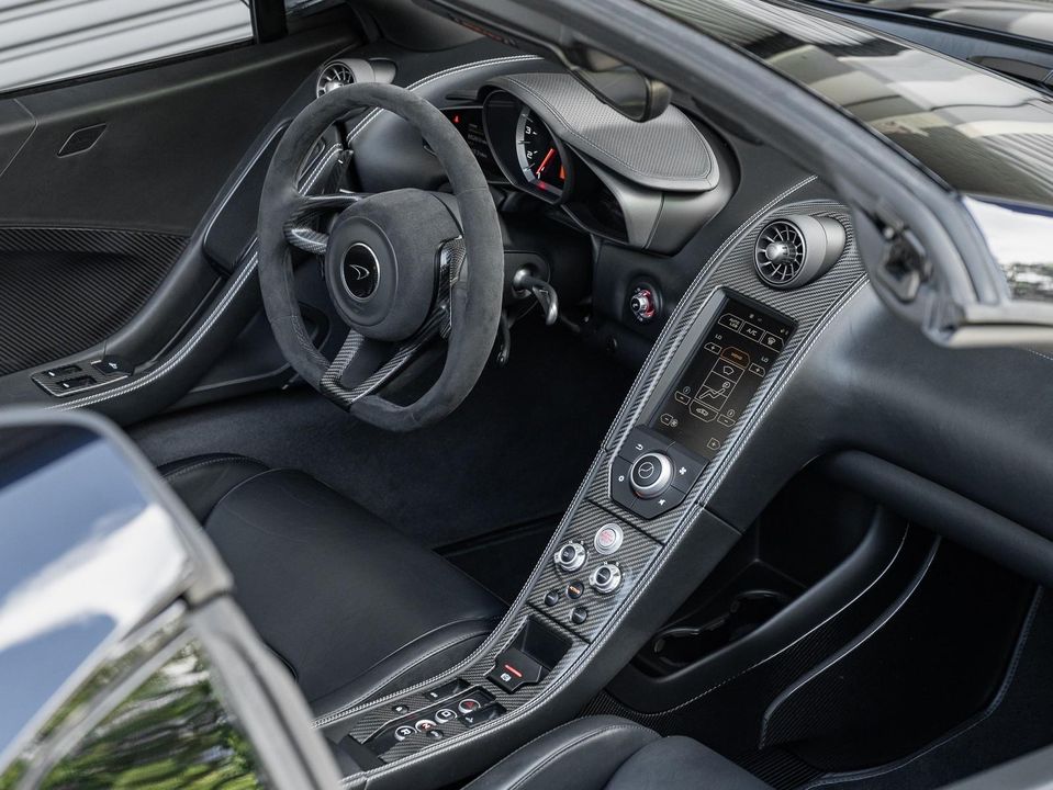 2016 McLaren 675LT