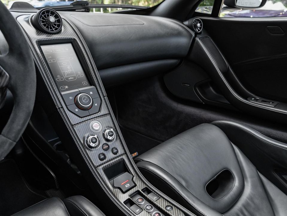 2016 McLaren 675LT