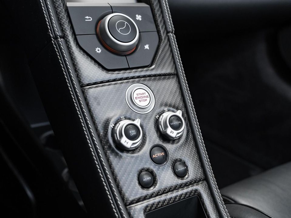 2016 McLaren 675LT