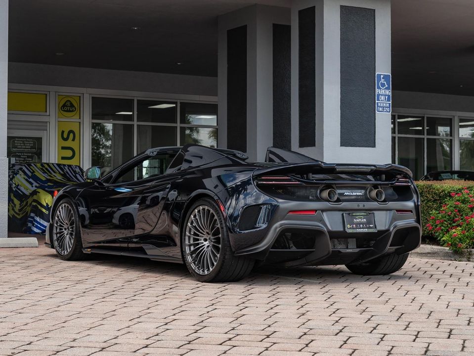 2016 McLaren 675LT
