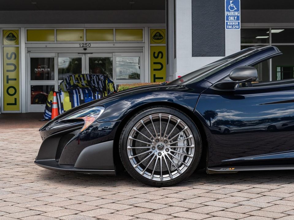 2016 McLaren 675LT