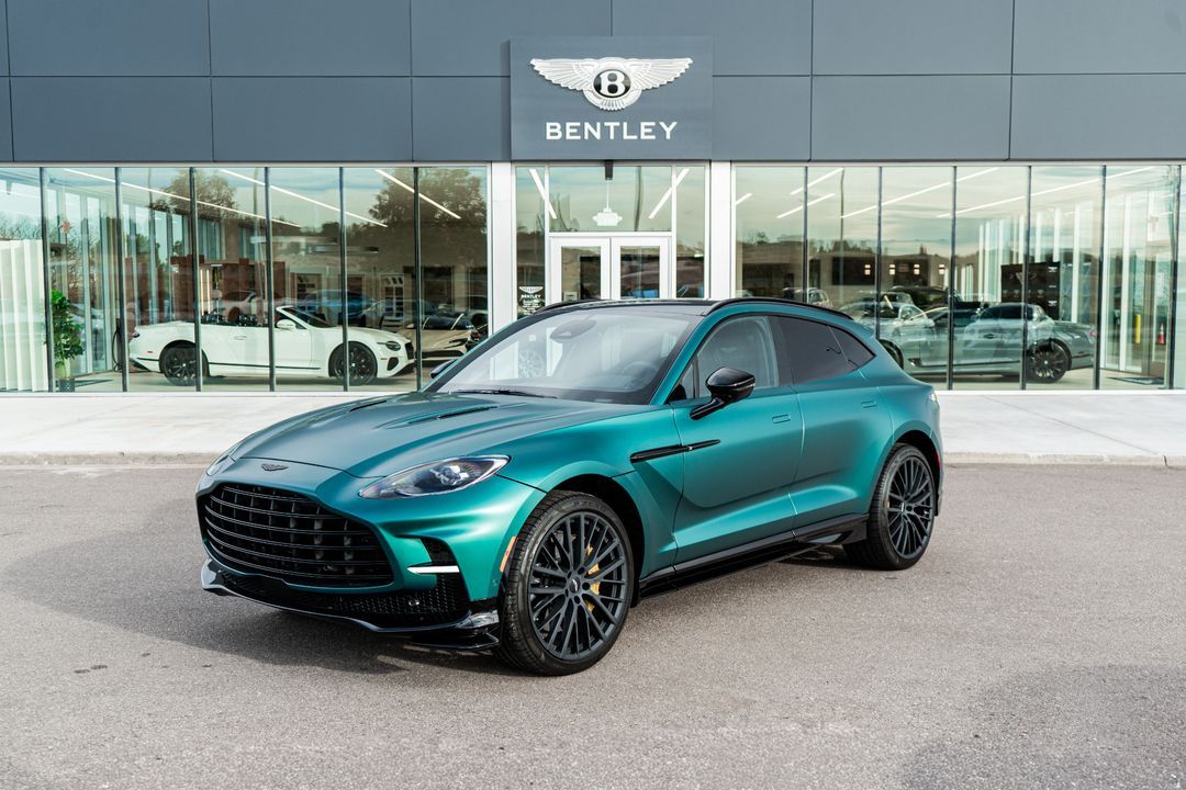 2025 Aston Martin DBX