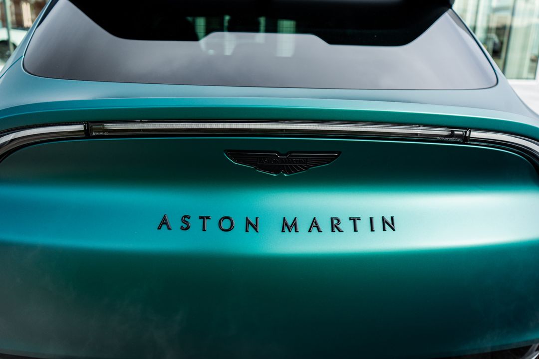 2025 Aston Martin DBX