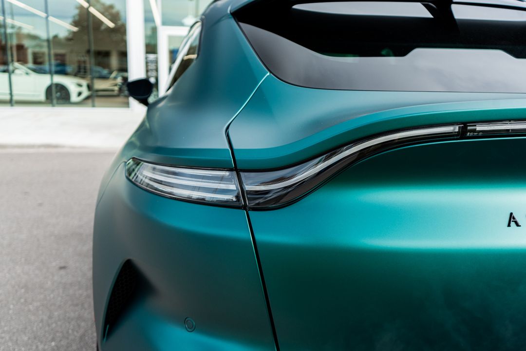 2025 Aston Martin DBX