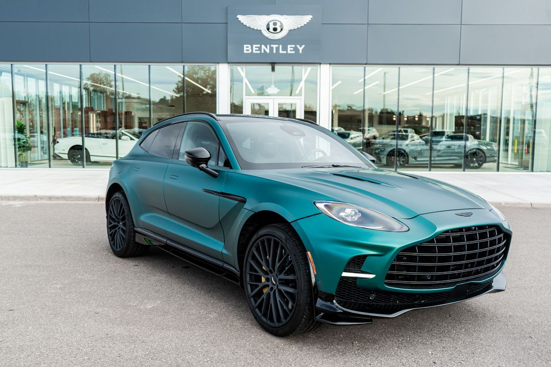 2025 Aston Martin DBX