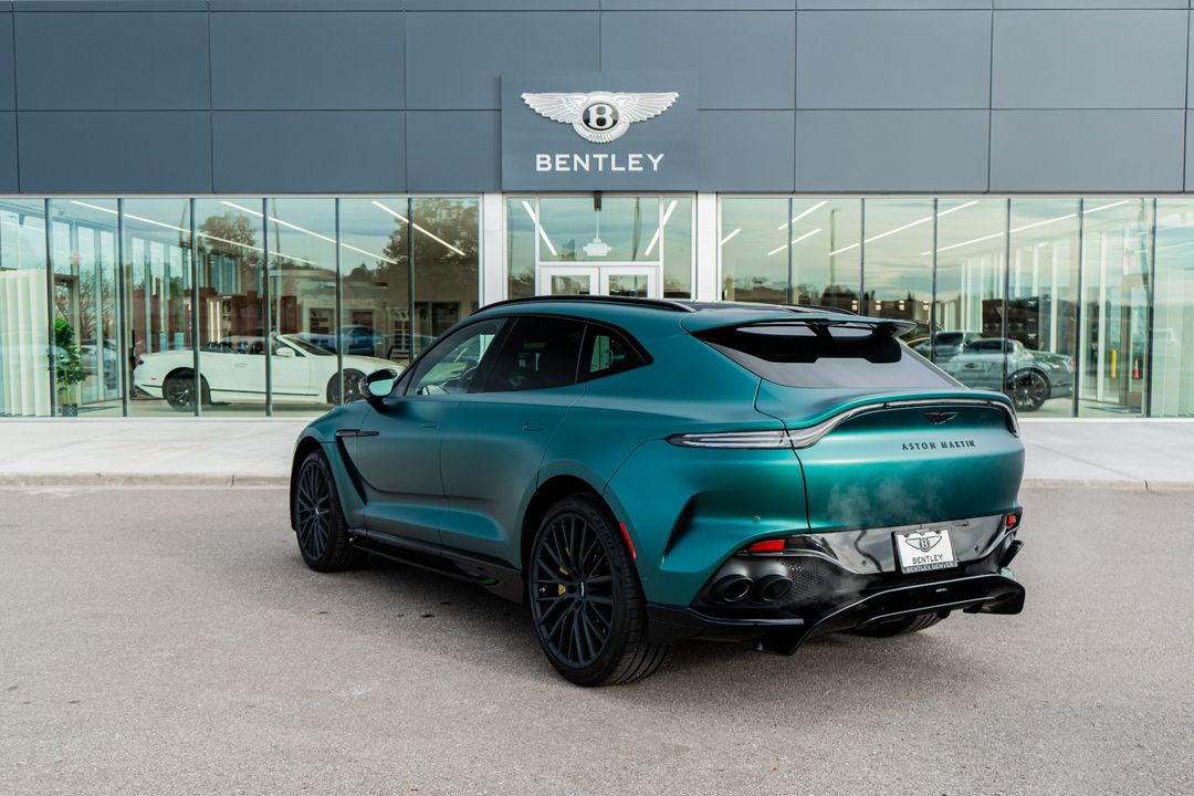 2025 Aston Martin DBX