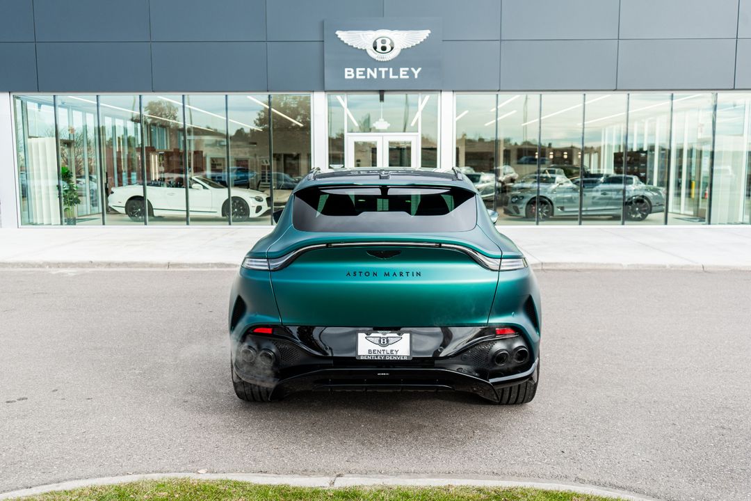 2025 Aston Martin DBX