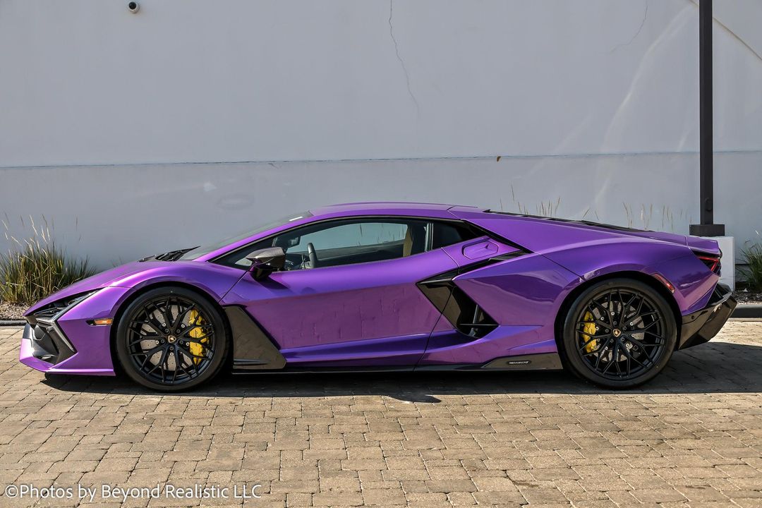 2025 Lamborghini Revuelto