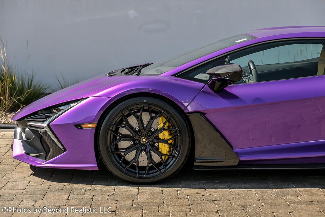 2025 Lamborghini Revuelto