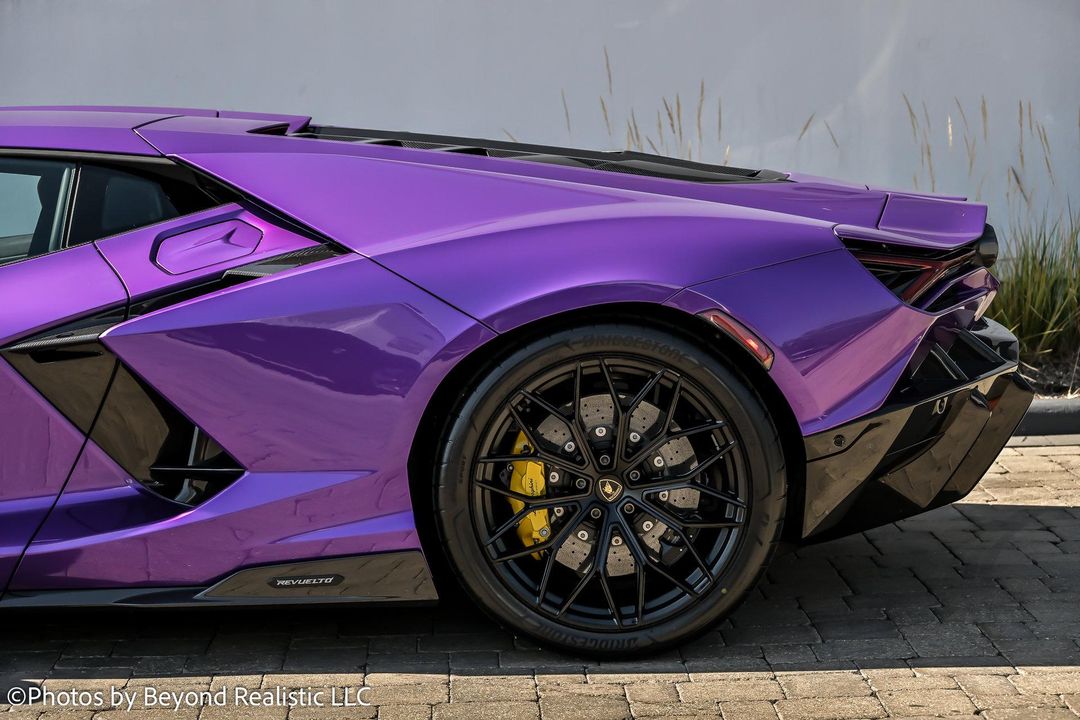 2025 Lamborghini Revuelto