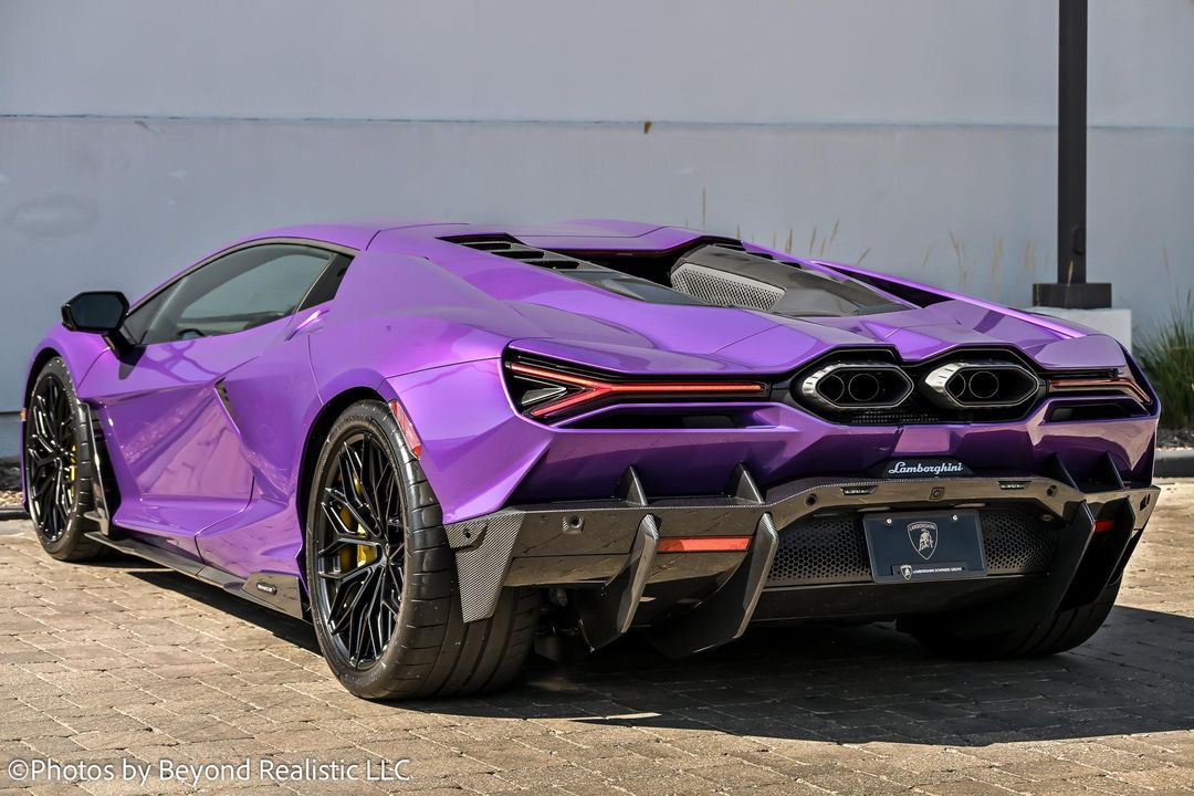 2025 Lamborghini Revuelto