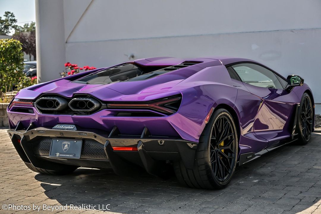 2025 Lamborghini Revuelto