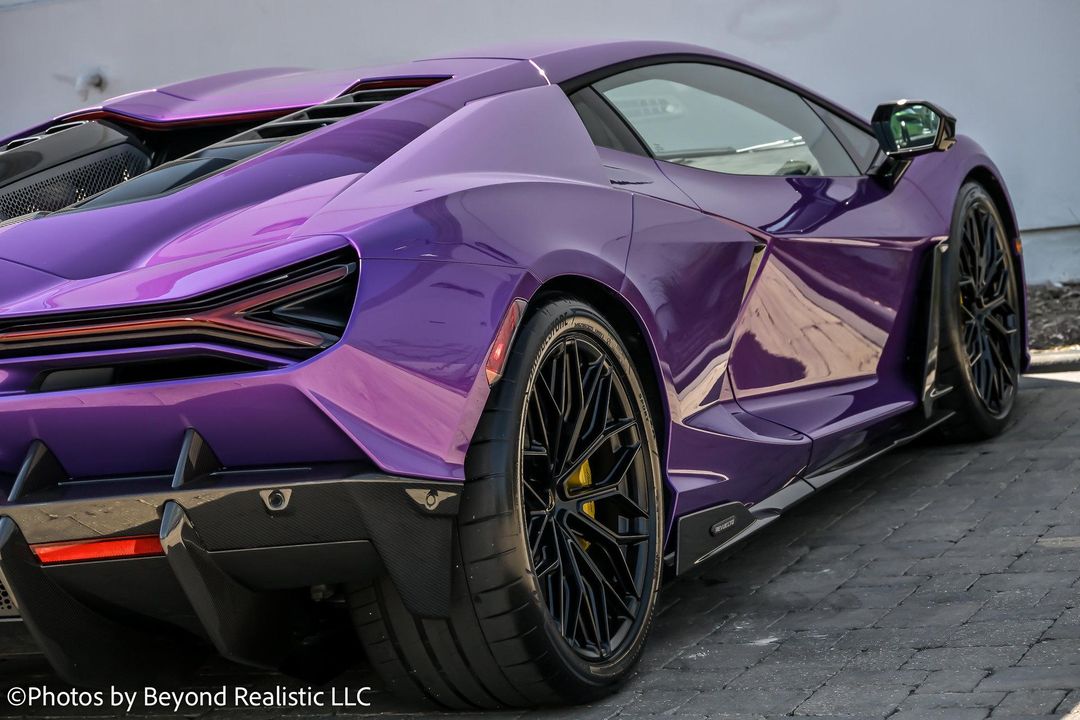 2025 Lamborghini Revuelto