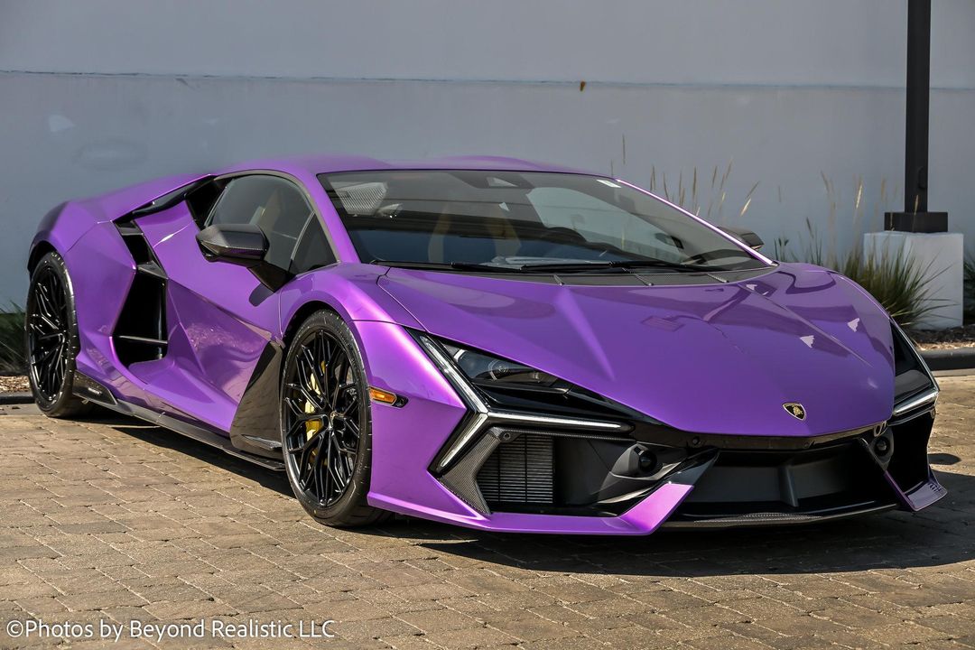 2025 Lamborghini Revuelto