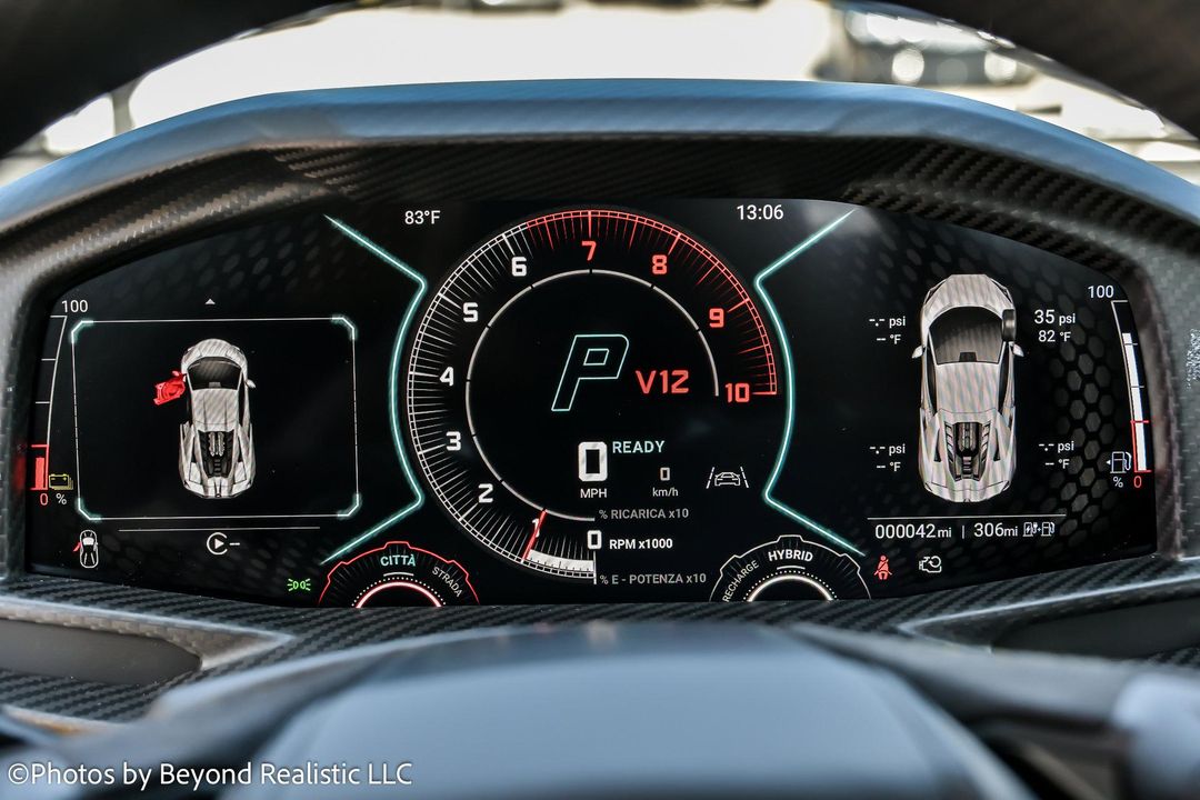 2025 Lamborghini Revuelto
