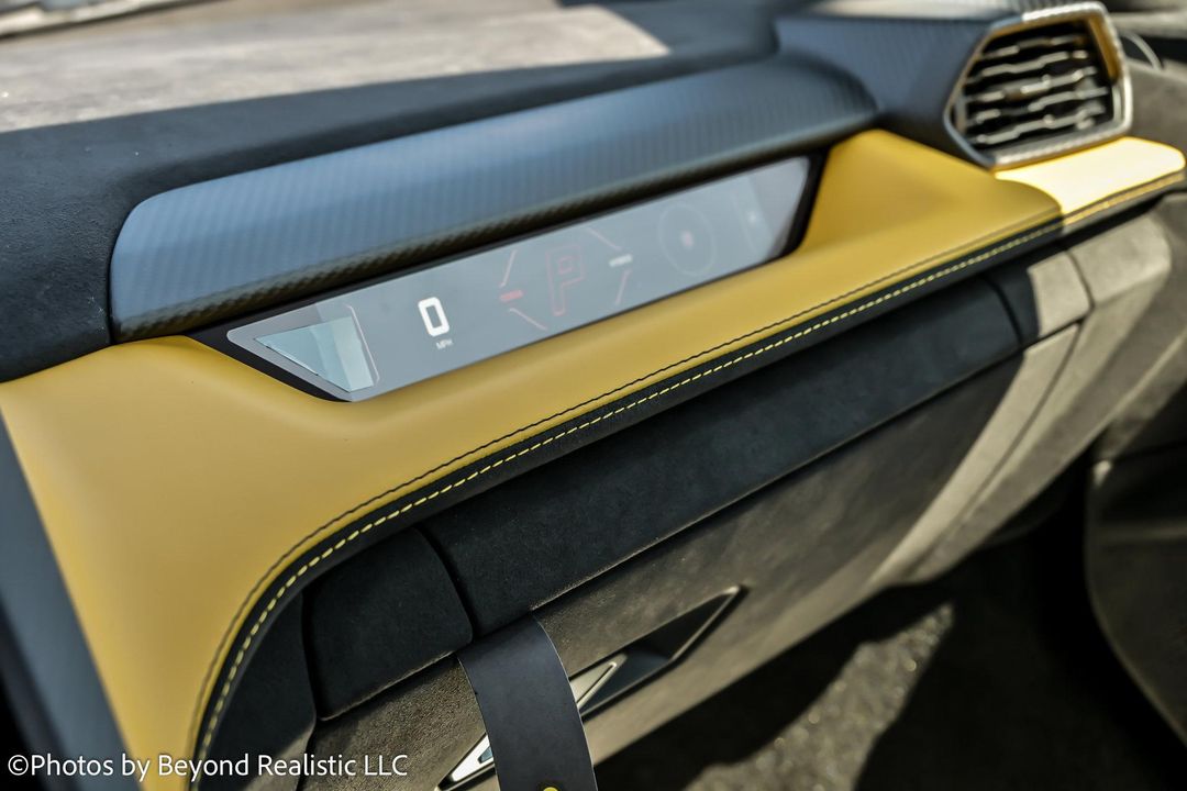 2025 Lamborghini Revuelto