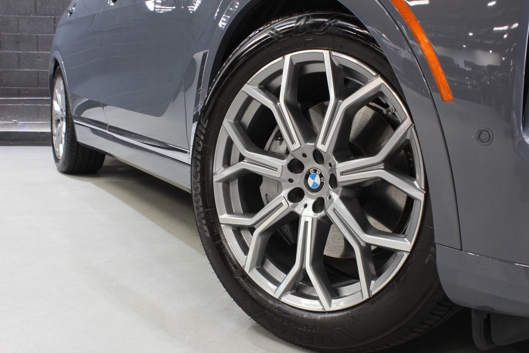 2024 BMW X7